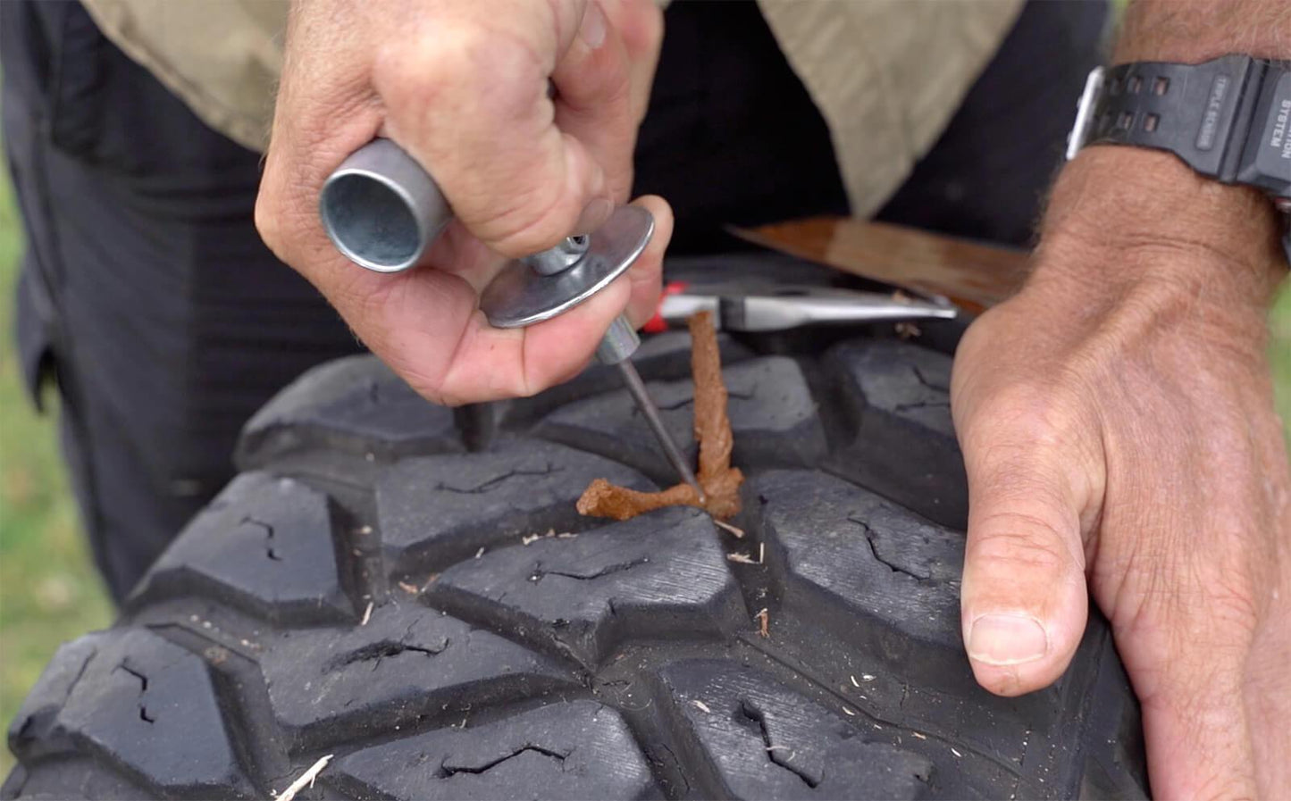 CampBoss Tyre Repair Kit - TrakWell